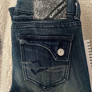 Almost Famous Jeans Skinny Fit Size 3